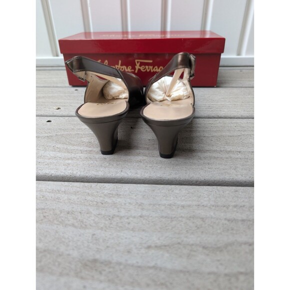 NIB Ferragamo Women’s Slingback Pump Heel Brown Metallic Leather Size 9 - Picture 4 of 6